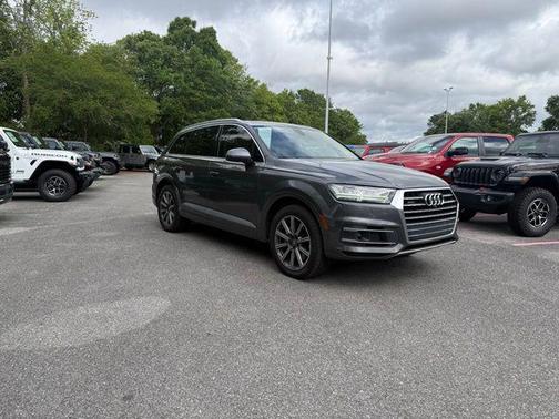 Gray Metallic 2019 Audi Q7 45 Premium Plus