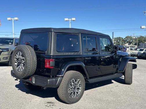 2026 Jeep Wrangler 4-Door Sahara 4x4