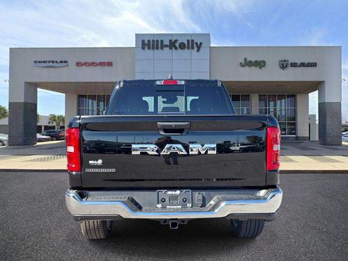 Diamond Black Crystal Pearlcoat 2026 RAM 1500 Big Horn/Lone Star