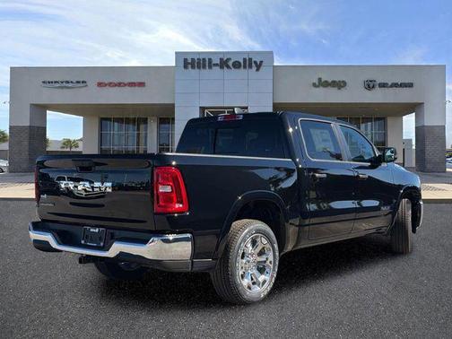 Diamond Black Crystal Pearlcoat 2026 RAM 1500 Big Horn/Lone Star