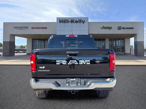 Diamond Black Crystal Pearlcoat 2026 RAM 1500 Big Horn/Lone Star