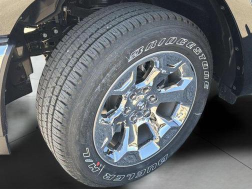 Diamond Black Crystal Pearlcoat 2026 RAM 1500 Big Horn/Lone Star