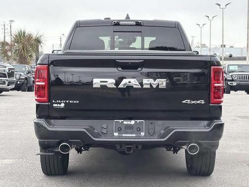 Diamond Black Crystal Pearlcoat 2026 RAM 1500 Limited