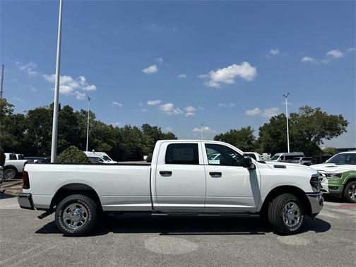 2025 RAM 2500 Tradesman Crew Cab 4x2 8' Box