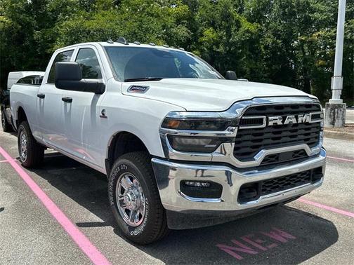 2025 RAM 2500 Tradesman Crew Cab 4x4 6'4' Box