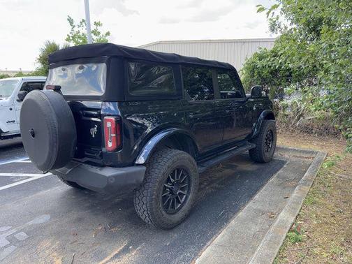 Antimatter Blue Metallic 2021 Ford Bronco Outer Banks