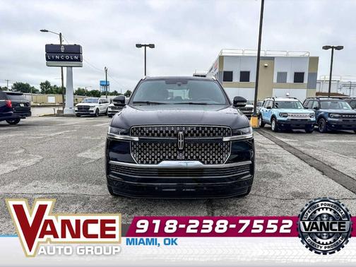 Black Metallic 2026 Lincoln Navigator Reserve
