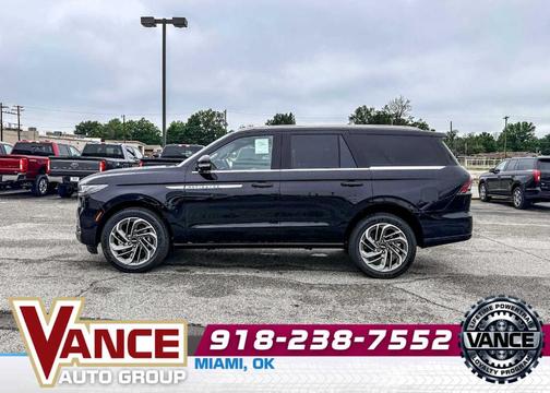 Black Metallic 2026 Lincoln Navigator Reserve