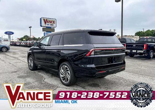 Black Metallic 2026 Lincoln Navigator Reserve