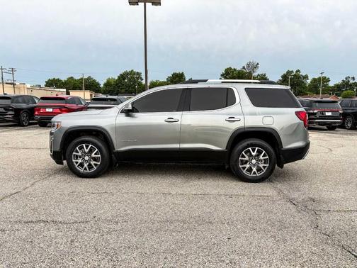 2023 GMC Acadia SLT
