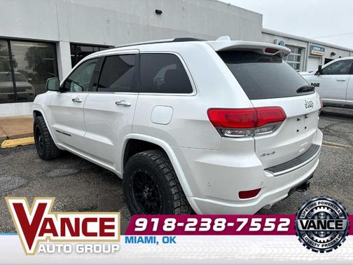Ivory Tri Coat Pearl 2017 Jeep Grand Cherokee Overland