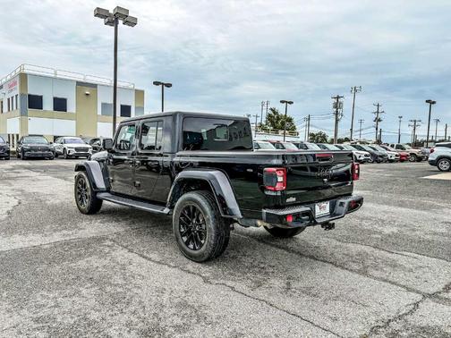 2021 Jeep Gladiator Overland
