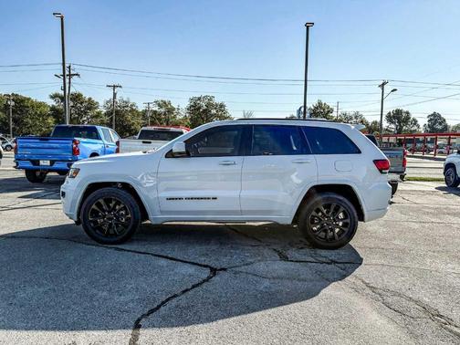 2022 Jeep Grand Cherokee WK Laredo