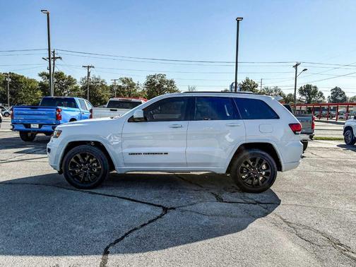 2022 Jeep Grand Cherokee WK Laredo