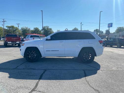 2022 Jeep Grand Cherokee WK Laredo