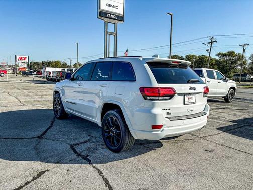 2022 Jeep Grand Cherokee WK Laredo