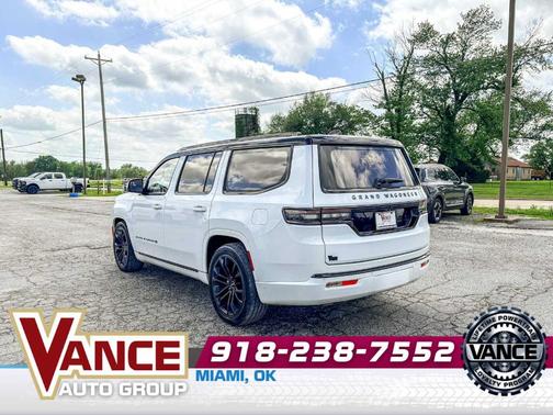 Bright White Clearcoat 2022 Jeep Grand Wagoneer Series II
