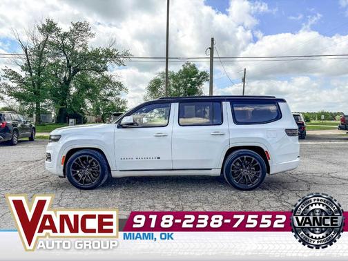 Bright White Clearcoat 2022 Jeep Grand Wagoneer Series II
