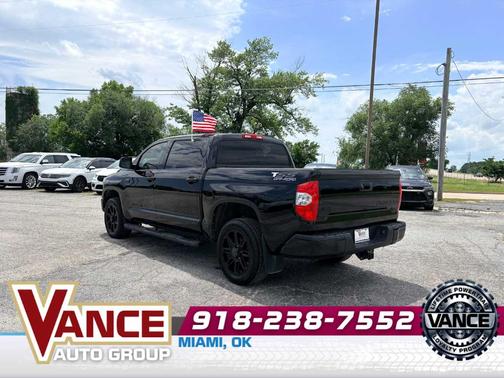 Black 2017 Toyota Tundra SR5