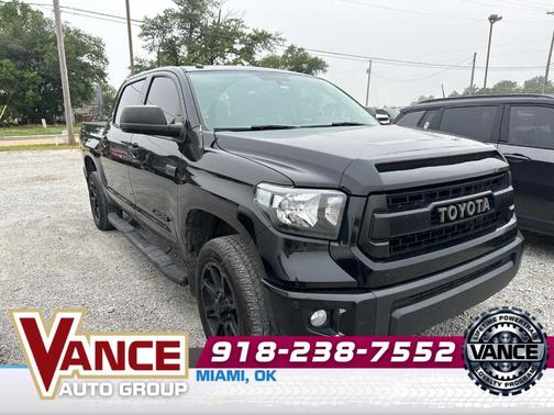 Black 2017 Toyota Tundra SR5