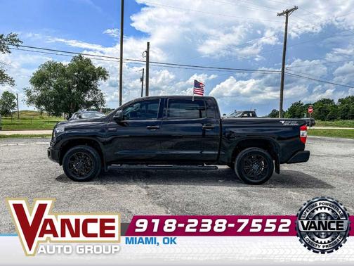 Black 2017 Toyota Tundra SR5
