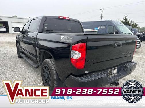 Black 2017 Toyota Tundra SR5
