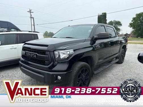 Black 2017 Toyota Tundra SR5