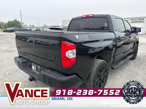 Black 2017 Toyota Tundra SR5