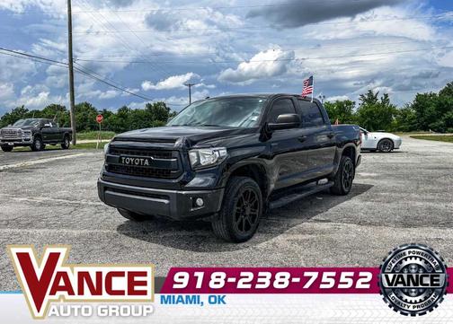 Black 2017 Toyota Tundra SR5