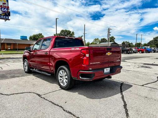 2021 Chevrolet Silverado 1500 Custom