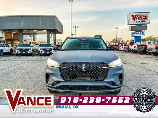 Whisper White 2026 Lincoln Aviator Premiere