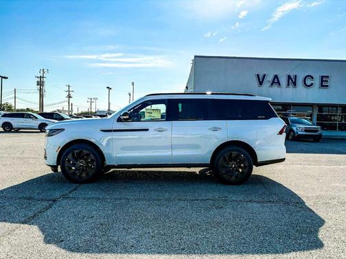 2025 Lincoln Navigator Reserve