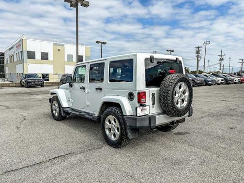 2013 Jeep Wrangler Unlimited Sahara