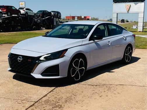 2023 Nissan Altima 2.5 SR