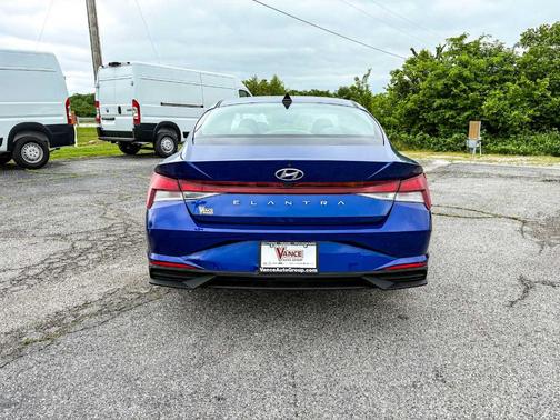 2021 Hyundai ELANTRA SEL