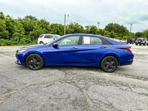 2021 Hyundai ELANTRA SEL