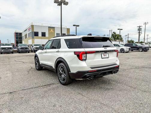 2025 Ford Explorer ST