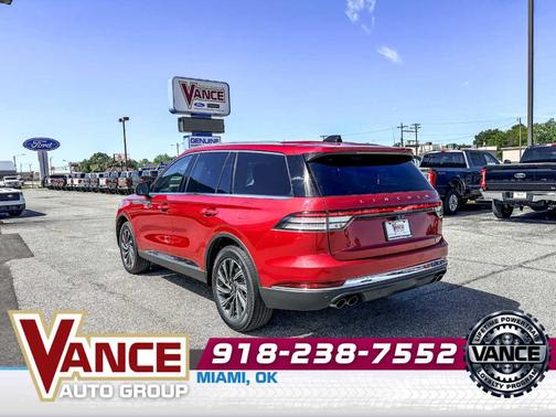 Red Carpet 2026 Lincoln Aviator Premiere
