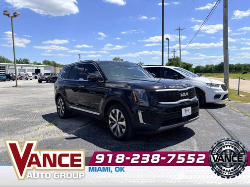 Black 2022 Kia Telluride S