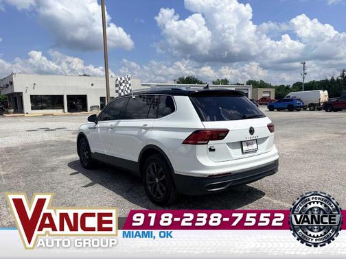 Pure White 2024 Volkswagen Tiguan 2.0T SE