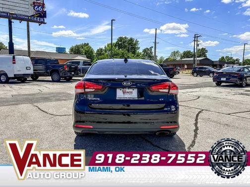 Aurora Black 2017 Kia Forte EX