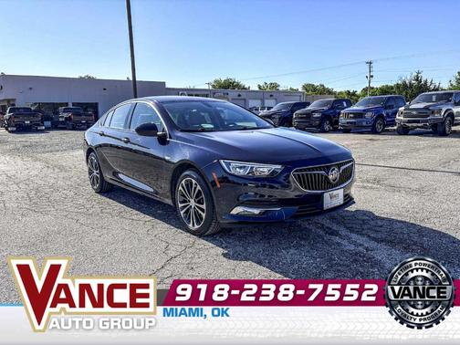 Darkmoon Blue Metallic 2018 Buick Regal Sportback Essence