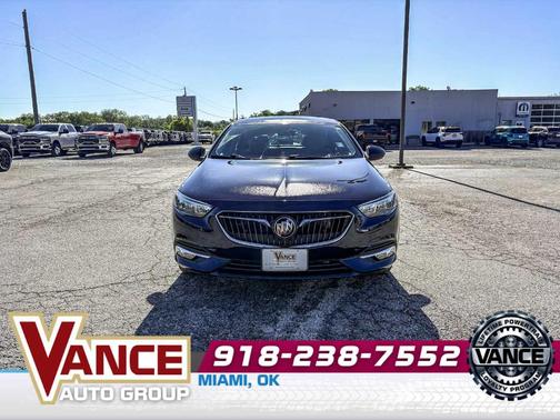 Darkmoon Blue Metallic 2018 Buick Regal Sportback Essence