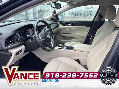 Darkmoon Blue Metallic 2018 Buick Regal Sportback Essence