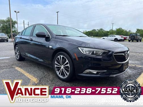 Darkmoon Blue Metallic 2018 Buick Regal Sportback Essence
