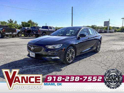 Darkmoon Blue Metallic 2018 Buick Regal Sportback Essence