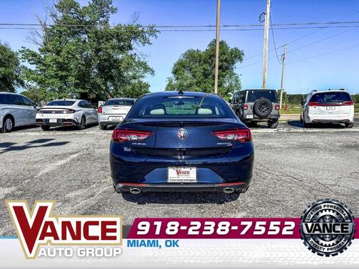 Darkmoon Blue Metallic 2018 Buick Regal Sportback Essence