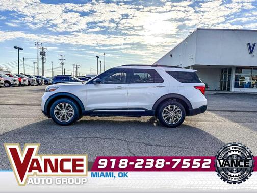 Star White 2022 Ford Explorer XLT