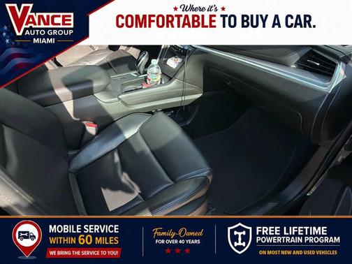 Stellar Black Metallic 2017 Cadillac XT5 Luxury