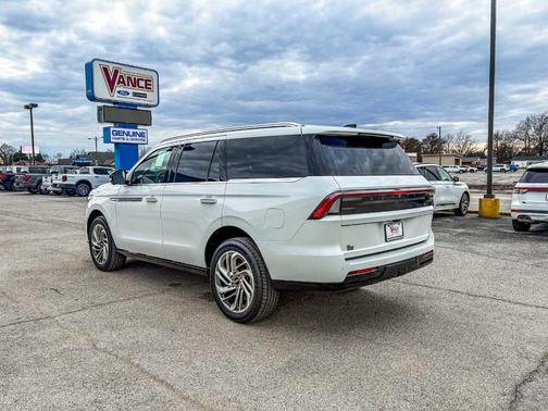 2025 Lincoln Navigator Reserve